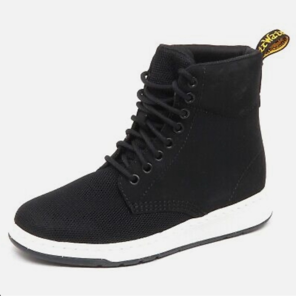 Doc Martens D8008 mesh Rigal women’s size 8 men’s 7